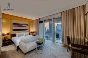 Urban Chic 1BR - Dubai Mall Access, Pool & Parking
