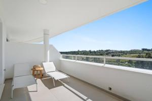 Ultimate Rentals - Modern Comfort and Views in Oceana Gardens, Estepona