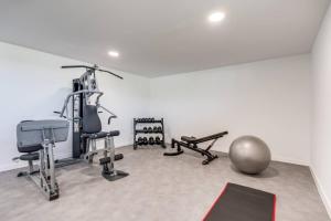 Ultimate Rentals - Modern Comfort and Views in Oceana Gardens, Estepona