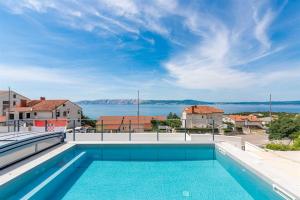 Apartment with pool by aneo travel