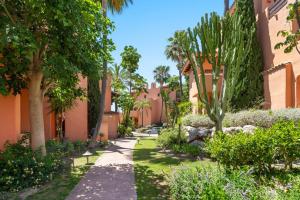Ultimate Rentals - Sunny Escape in Estepona Sotoserena
