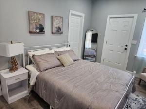 Summer Sunset Hideout 2-4 Bedrooms and 2 Bath