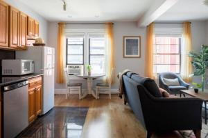 Charming Theater District 1Br