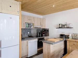 Appartement rénové 2* style montagne 8 pers, 2 ch, proche pistes - FR-1-416-145