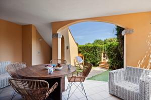 Homey Experience - The Azure Living
