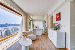 Appartements Dina palace AP4462 By Riviera Holiday Homes : photos des chambres