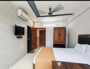 Hotel Sai Samrat INN