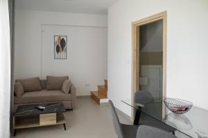 PAVEL apartments near airport