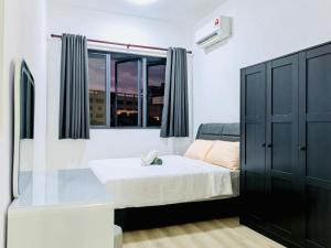The Homey Getaway at Kenny Hill Residence