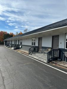 Glengarry Extended Stays