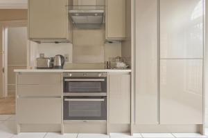 GFF Elegant & Central & Spacious 2 Bed Home with Garden