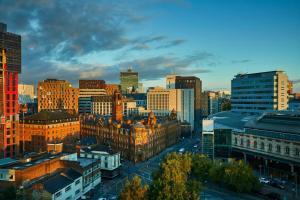 Panoramic Junior Suite with MClub Lounge Access room in Macdonald Manchester Hotel