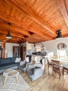 Ostoja Bukowo 12,2 chata u szôłtësa