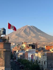 Habitacion matrimonial, con vista a los Volcanes, baño compartido