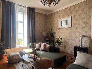 App Obrovac in the centre - with amazing sea view!