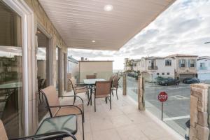 Spacious 6Br W- Oceanview Deck Bbq One House From Sand By Beachview Rentals