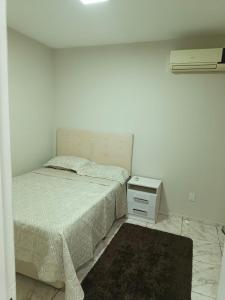 Ap 2 dormitórios avenida Brasil