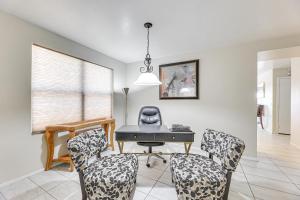 Casa Grande Home Near Golf, Dining & Shops!