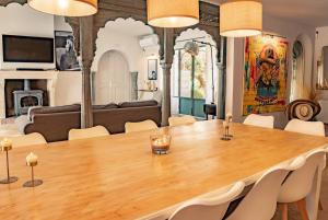 Villas Superbe Villa, Piscine chauffee, jardin, climatisee : photos des chambres