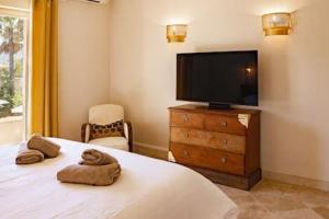 Villas Superbe Villa, Piscine chauffee, jardin, climatisee : photos des chambres