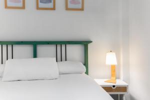 Modern Duplex - 2Bedrooms 1.5Bathrooms - Malasaña