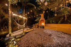 Luxury Cabin w Lake, HotTub, Cinema, Fire Pit, BBQ