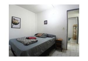 Apto 02 quartos com ar ao lado do Parque das Águas