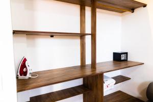 RIO PRAIA LOFT COPACABANA COBERTURA COM VARANDA PROXIMO PRAIA DE COPACABANA COM 2 CAMAS COPACABANA ARPOADOR com camas de casal e solteiro ,quarto reversivel , POSTO 6