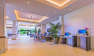 Whaler #1216 Ocean View