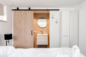 Fazantisch Studio for 2 with private parking