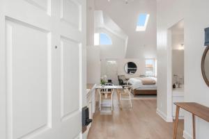 Miramar Penthouse Coastal Elegance in the Heart of Half Moon Bay