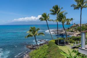Spectacular Oceanfront Home - Honu Hale