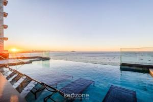 Estúdios em Prédio Beira-Mar, prox. ao beto Carreiro no Penha Spot - PSOB