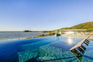 Estúdios em Prédio Beira-Mar, prox. ao beto Carreiro no Penha Spot - PSOB