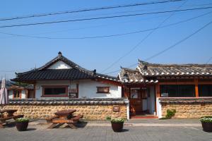 Floral Space Hanok Guesthouse