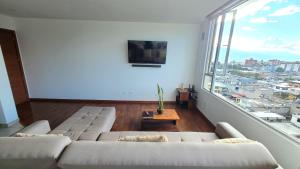 Departamento Privado una habitación y balcón Sector Solca y Embajada EEUU