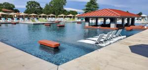 Lake Ozark-1BD1BA-Hippo Pool, Regalia Resort