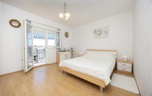 2 Bedroom Amazing Apartment In Gustirna