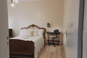 Apartamento amplo, com design retrô