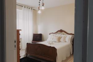 Apartamento amplo, com design retrô