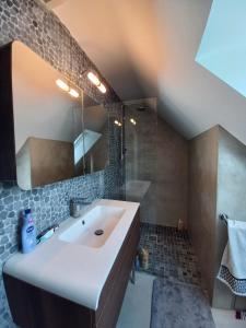 Villas Magnifique maison contemporaine piscine chauffee : photos des chambres