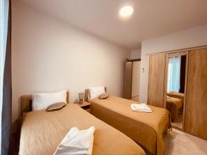 See You 4 Diego Court