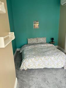 Grand appartement climatisé en plein centre de Bordeaux Place Fernand Lafargue