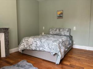 Grand appartement climatisé en plein centre de Bordeaux Place Fernand Lafargue