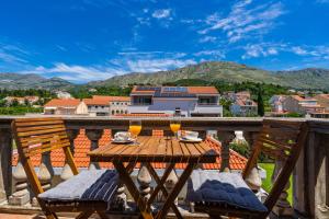 Francesca Guesthouse & Vardia Winery