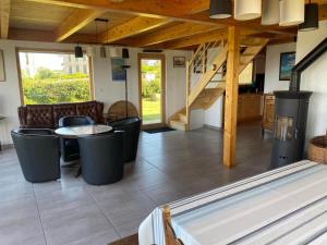 Maisons de vacances House with sea view and large garden for 8 people : photos des chambres