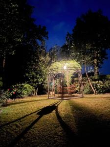 À l ombre des chênes