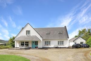 Detached house enjoying amazing views of Burren mountain