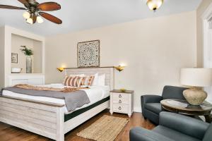 Main Street Retreat #22 - King Bed, On Main St, Shared Hot Tub & Pool
