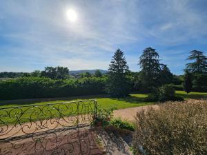 Appartements Appartement avec jardin dans un chateau : photos des chambres